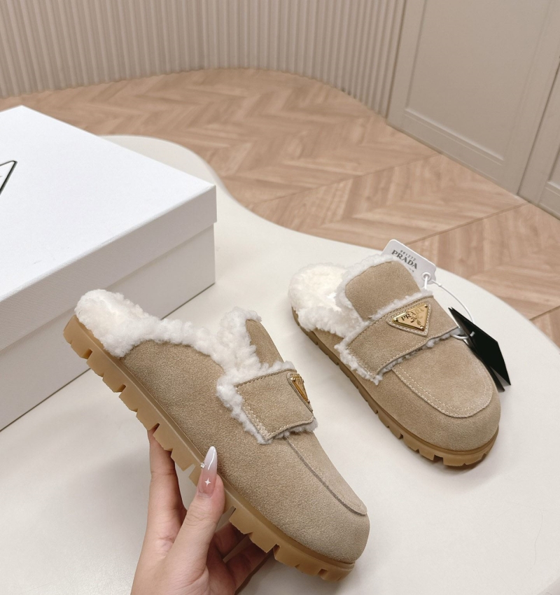 Pra*a slippers